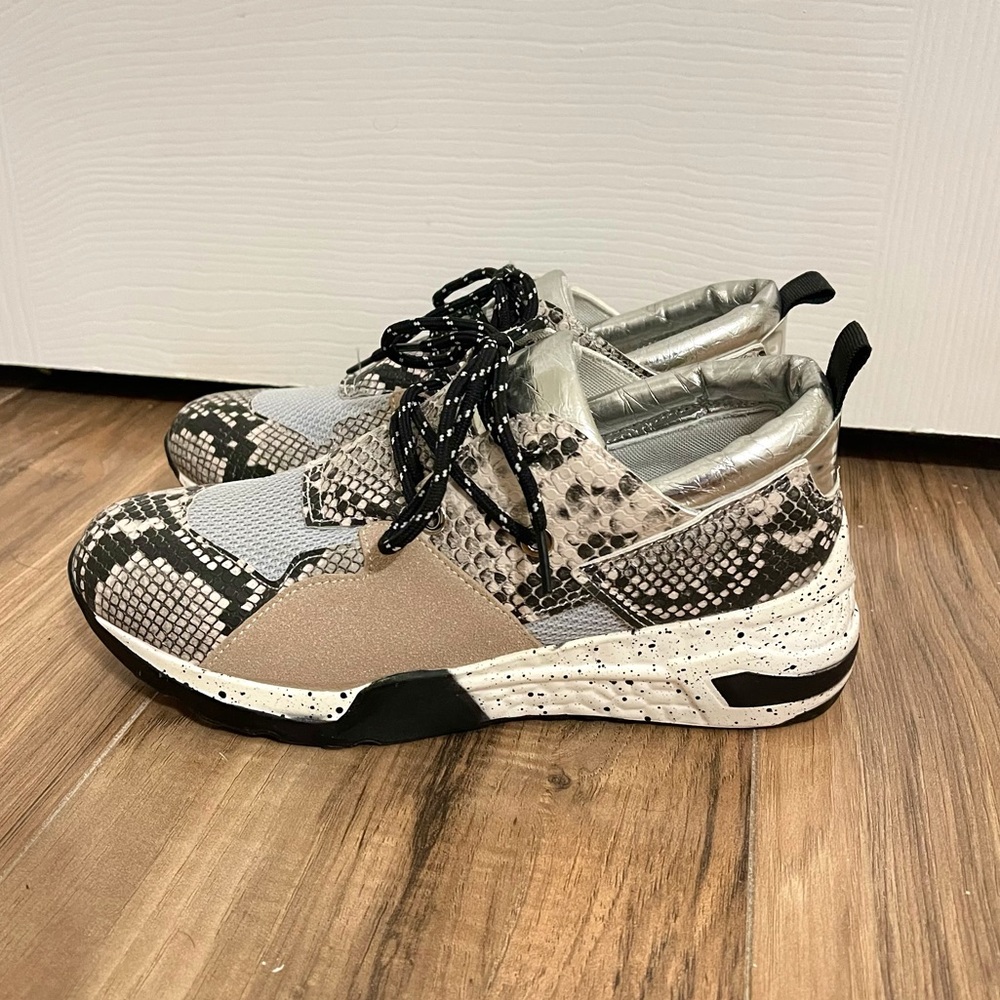 Multicolor Sneakers Size 6.5